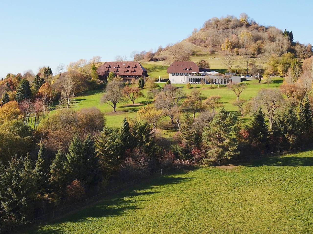 Hofgut Hohenkarpfen - Doppelzimmer mit Talblick in Hausen ob Verena, Landkreis Tuttlingen