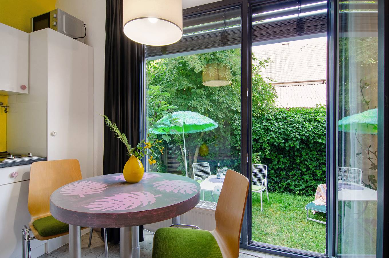 Ganze Wohnung, Ferienwohnung 'Studio-in Der Atelierhaus' mit Privatem Garten und Wi-Fi in Bodman-Ludwigshafen, Obersee (Bodensee)