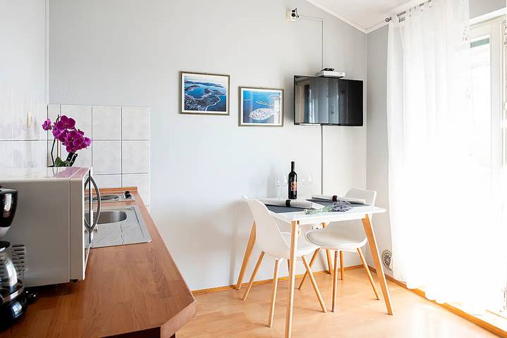 Ferienwohnung für 2 Personen, mit Balkon in Sibenik - 4