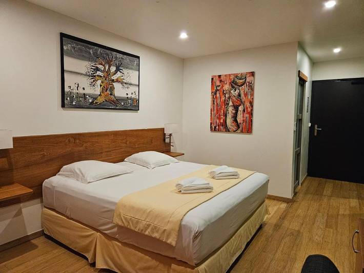 Hotel para 2 personas, con jacuzzi y balcón además de piscina y sauna, Familias con niños - 1