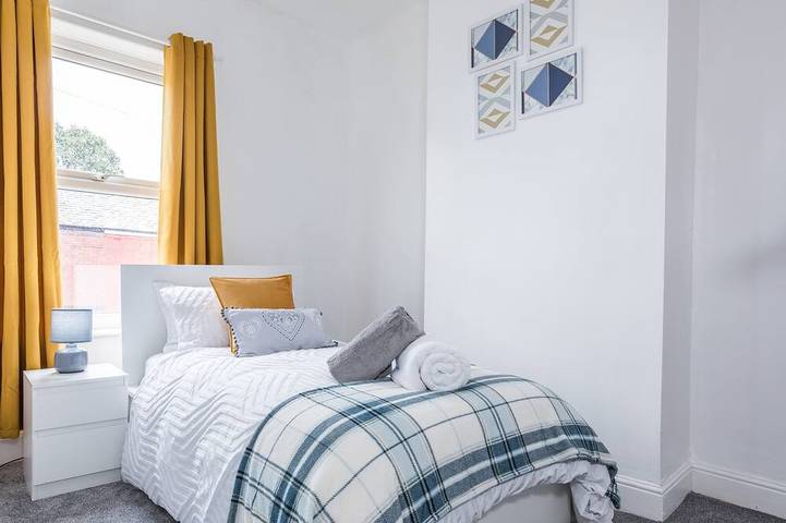Modern 3Bd House Manchester - Free Parking &… in Greater Manchester
