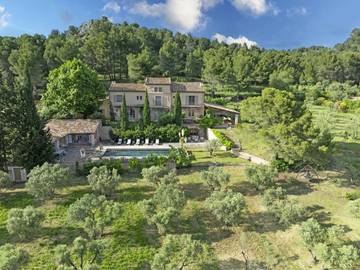 Chambre d’hôte pour 2 personnes à Paradou