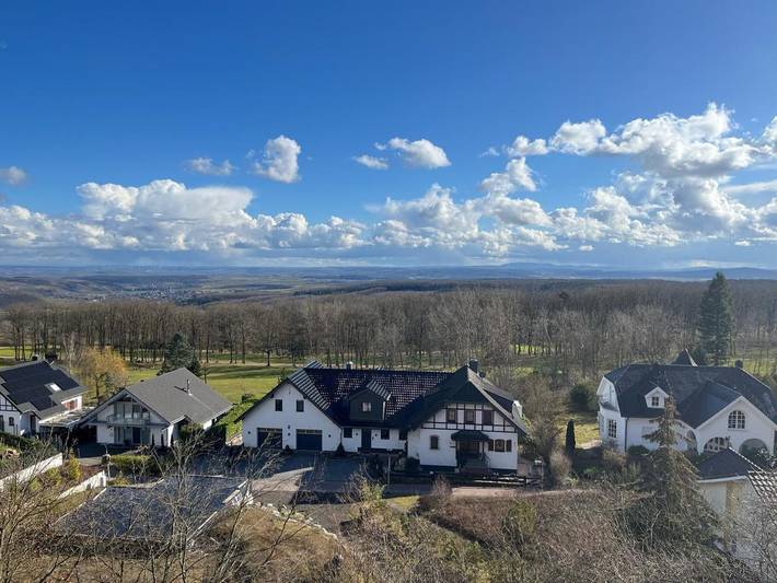 Ferienhaus für 4 Personen, mit Balkon und Terrasse sowie Ausblick in Stromberg