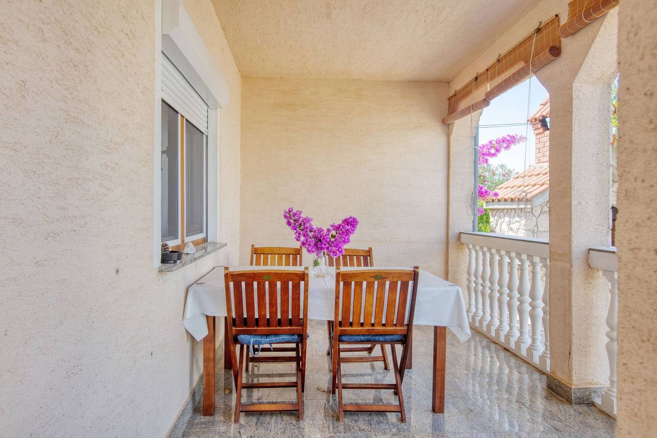 Ganze Wohnung, 2-Zimmer-Ferienwohnung mit Terrasse Jezera, Murter A-21148-a in Tisno, Murter