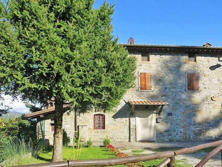 Ferienhaus für 5 Personen, mit Balkon und Terrasse sowie Garten und Pool in Piazza al Serchio
