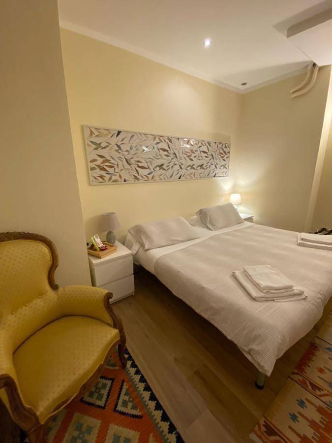 Chambre d’hôte pour 2 personnes, avec Terrasse ainsi que Jardin et Vue à Lierna