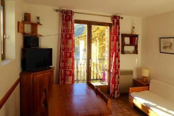 Gîte pour 6 personnes, avec balcon dans Office De Tourisme De Serre Chevalier - Bureau Du Monetier Les Bains