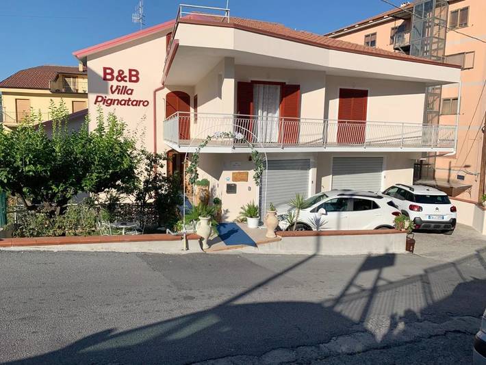 Location de vacances pour 4 personnes, avec Balcon et Terrasse ainsi que Jacuzzi et Jardin à Verbicaro