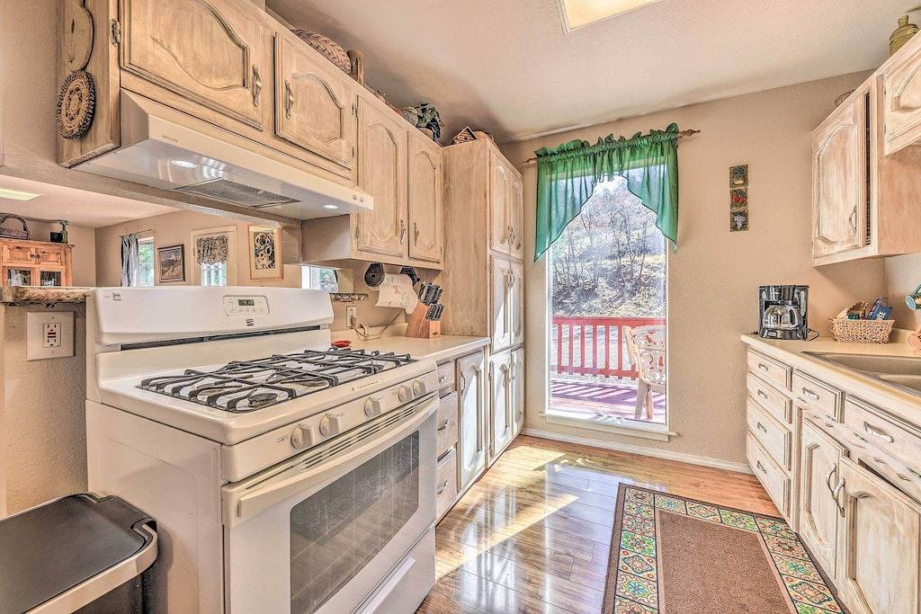 Dog-Friendly Alto Escape w/ Hot Tub + Foosball! in Alto, Ski Apache