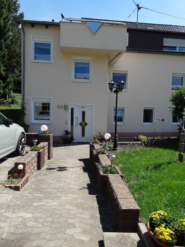 Ganze Ferienwohnung, Appartement mit Sitzmöglichkeit im Freien in Mandelbachtal, Saarpfalz-Kreis