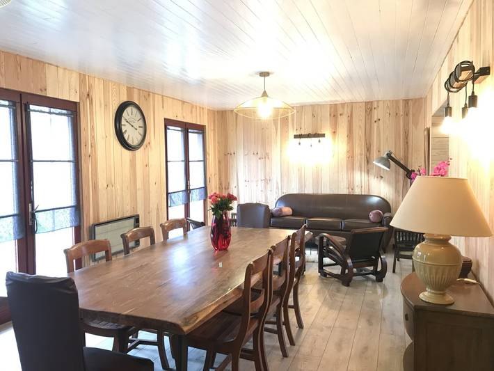 Gîte pour 8 personnes, avec terrasse et jardin