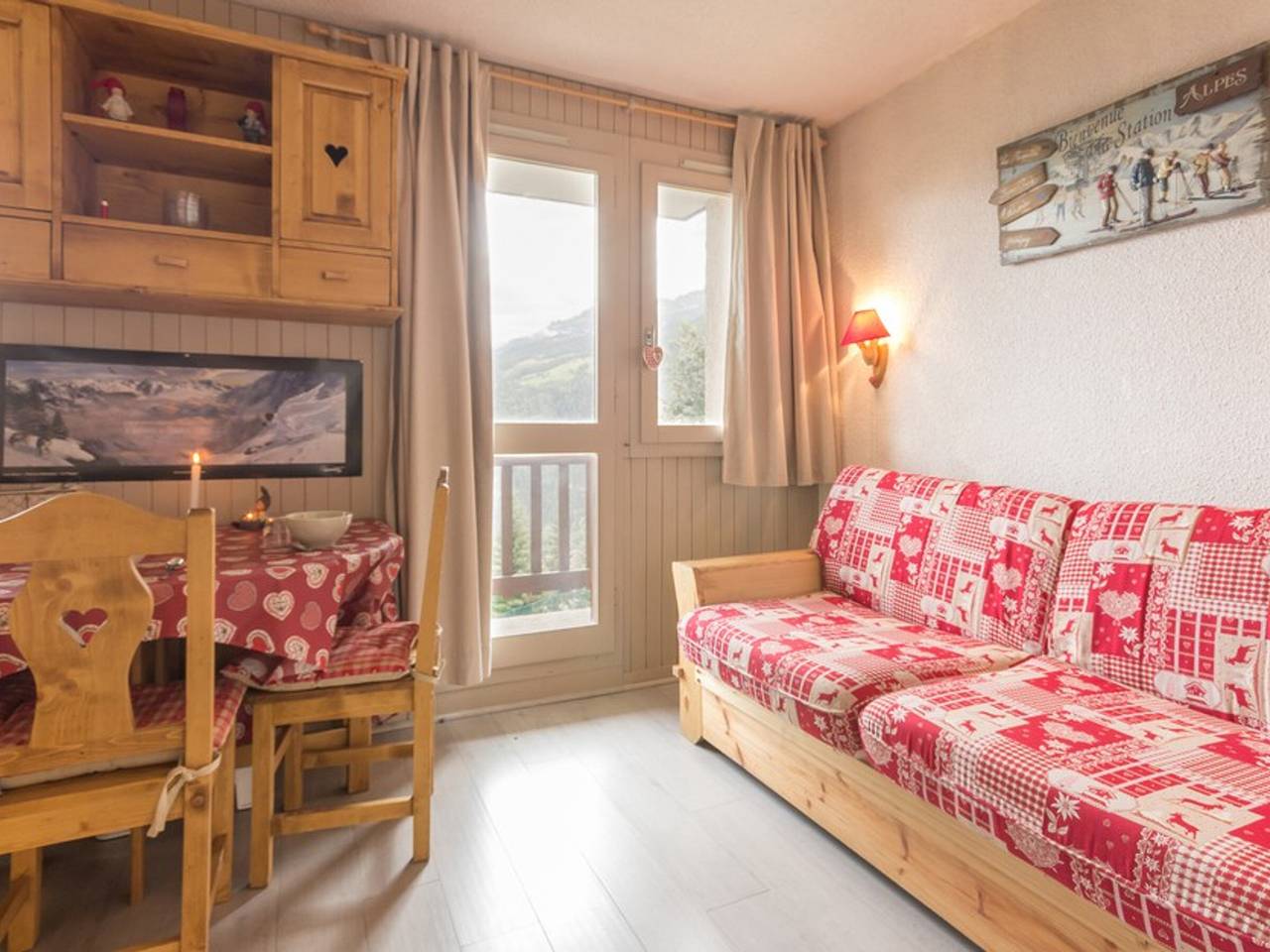 Studio entier, Studio rénové proche pistes avec balcon et coin montagne in La Plagne, Bellentre