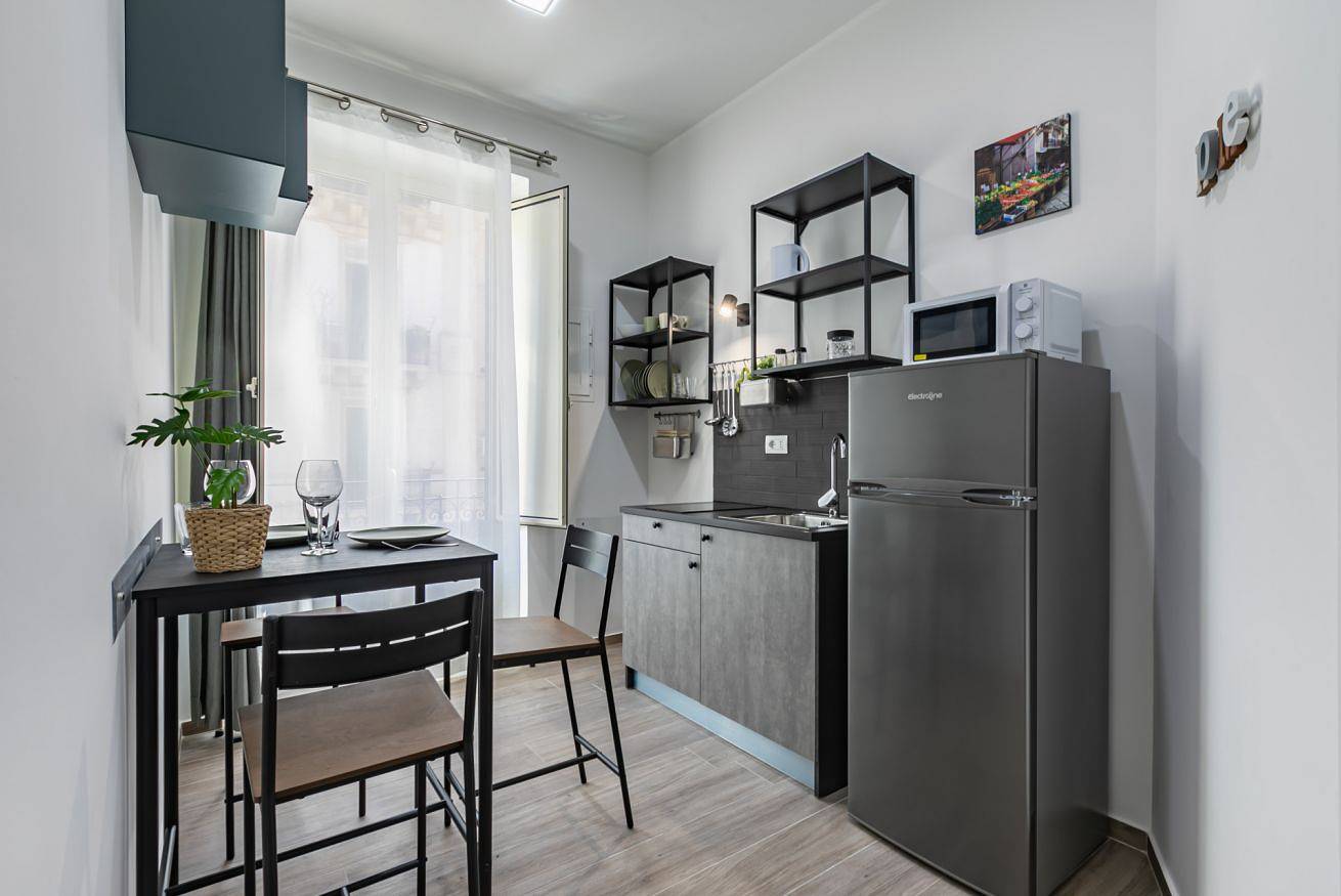 Appartement entier, Appartement de vacances pour 2 personnes avec balcon/terrasse in Palerme, Province de Palerme