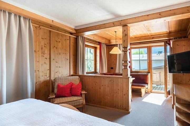 Zweibettzimmer Nr. 4 mit Dusche, Wc - Gästehaus Stotter in Neukirchen am Großvenediger, Pinzgau