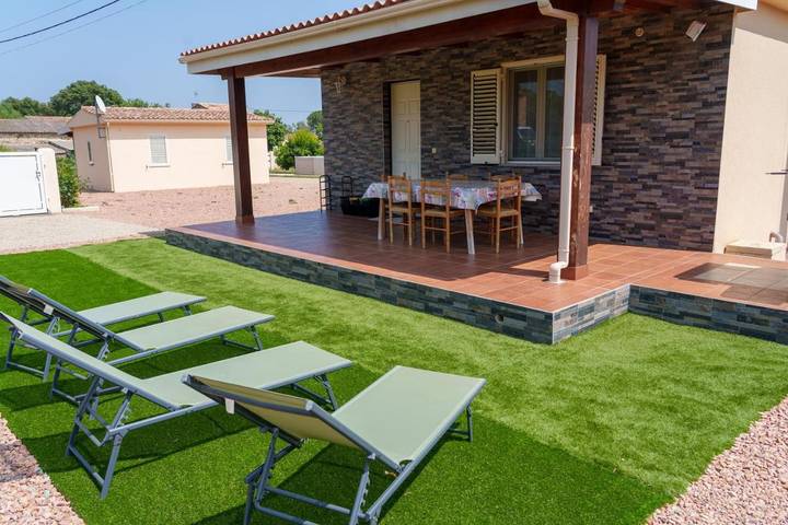 Location de vacances pour 4 personnes, avec terrasse ainsi que jardin et piscine à Ghisonaccia - 2