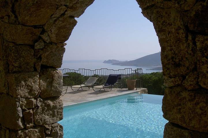 Villa pour 5 personnes, avec piscine et jardin à Corbara