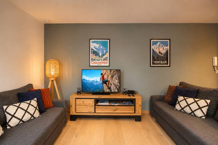 Gîte pour 7 personnes, avec terrasse ainsi que jardin et jacuzzi dans Office De Tourisme De Chamonix - 3
