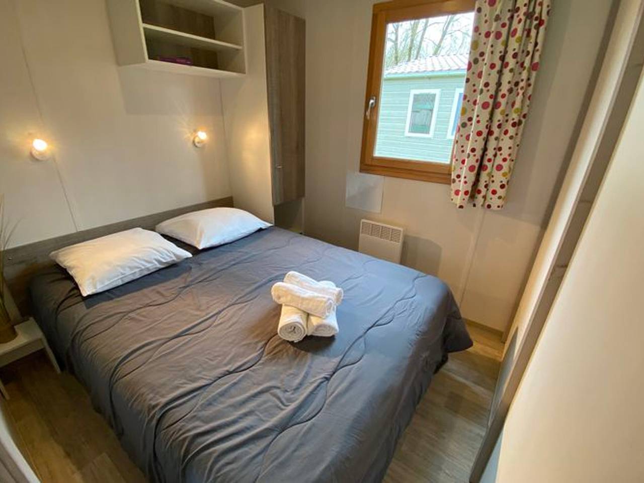 Chalet confortable avec terrasse pour 2 personnes in Coulon, Région de Niort
