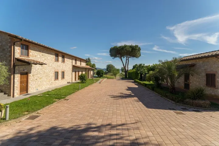 Chalet para 18 personas, con vistas al lago y jardín además de vistas y piscina, Se admiten mascotas - 1