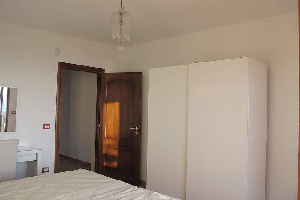Casa Margherita 2 - Doppelhaushälfte mit privatem Garten und Meerblick in Spiaggia Michelino, Parghelia