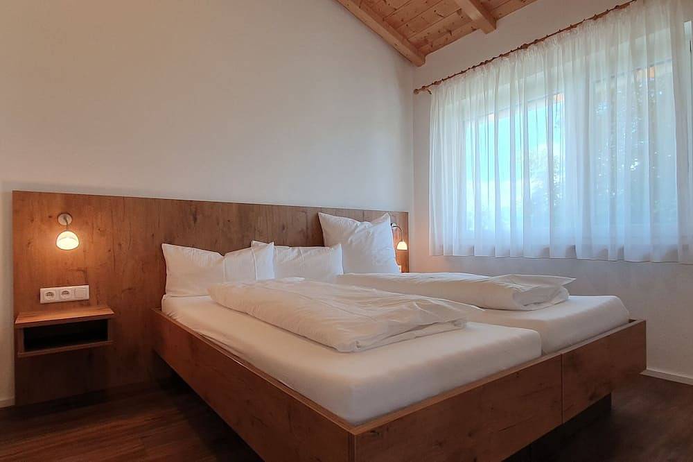 Ganze Wohnung, Ferienwohnung Hochplatte, 1. Stock, für bis zu 4 Pers., 48 qm in Grabenstätt, Chiemsee