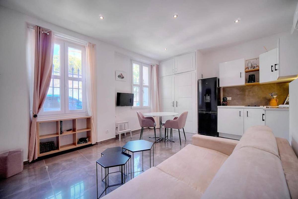 Appartement entier, Appartement Juliette - 500m From The Beach in Cannes, Côte méditerranéenne (France)