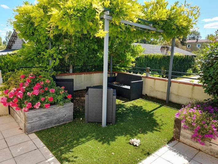 Gîte pour 2 personnes, avec Terrasse et Jardin à Sauzet (Lot)