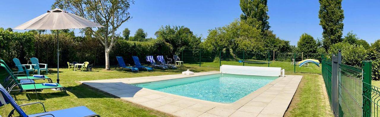Location de vacances pour 14 personnes, avec vue ainsi que piscine et jardin à Saint-Denis-de-Gastines - 2