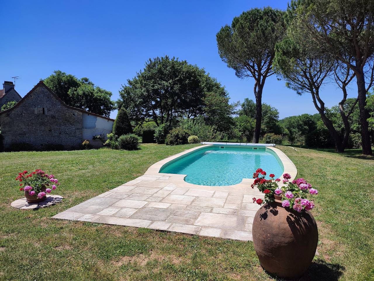 Maison de vacances « Maison 6 à 10 personnes » avec piscine privée, terrasse et Wi-Fi in Sainte-Croix (Aveyron), Quercy