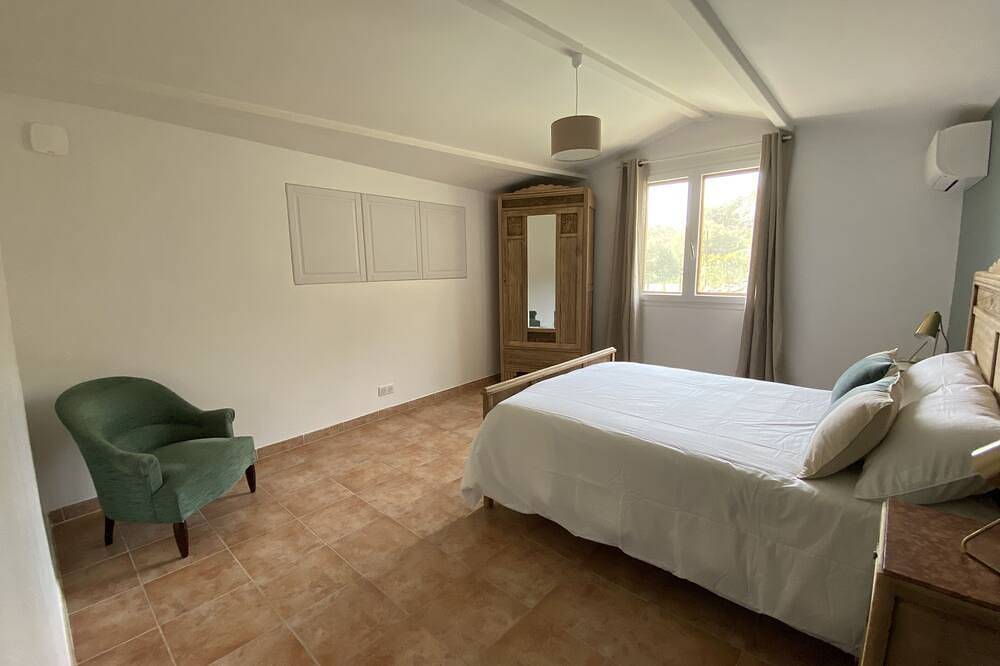 Air-conditioned village house with swimming pool -Casa Orsini - in Nessa, Région de Calvi