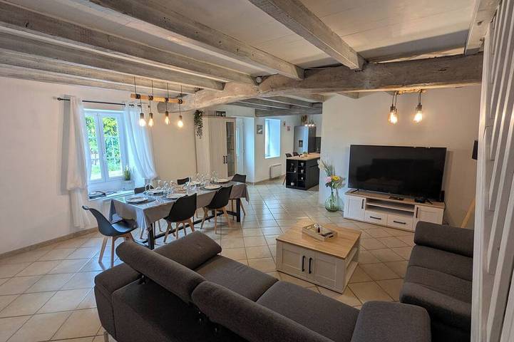 Location de vacances pour 6 personnes, animaux acceptés à Juillac-le-Coq