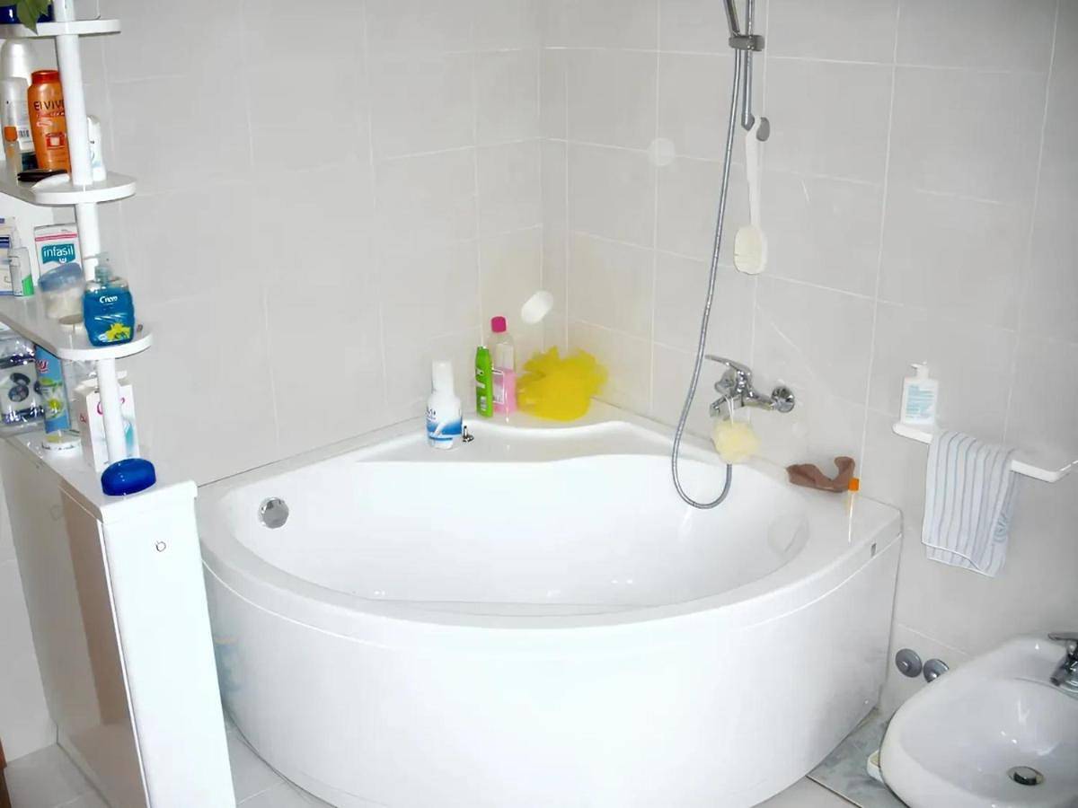 Appartement entier, Four-Bedroom Apartment in Castel di Ieri, Parc Naturel Régional Sirente-Velino