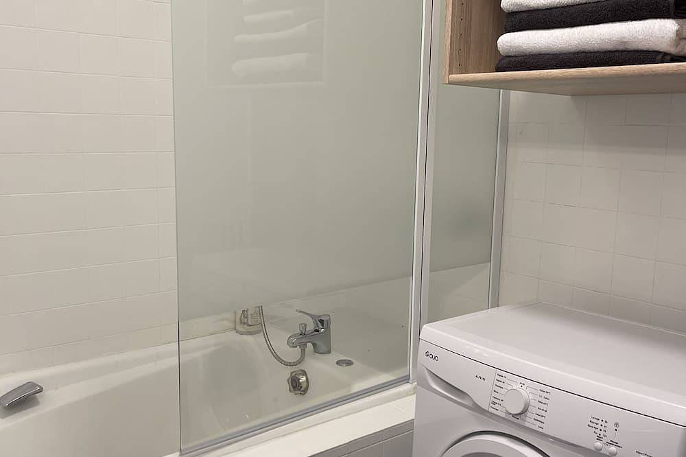 Apartamento entero, Appartement T4 - 80m2 - Meublé - Centre Ville - Proche Thermes in Lons-le-Saunier, Jura