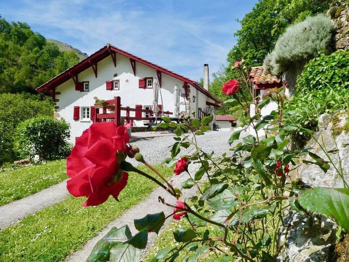 Chambre d’hôte pour 2 personnes, avec Terrasse ainsi que Jardin et Vue dans Elizondo