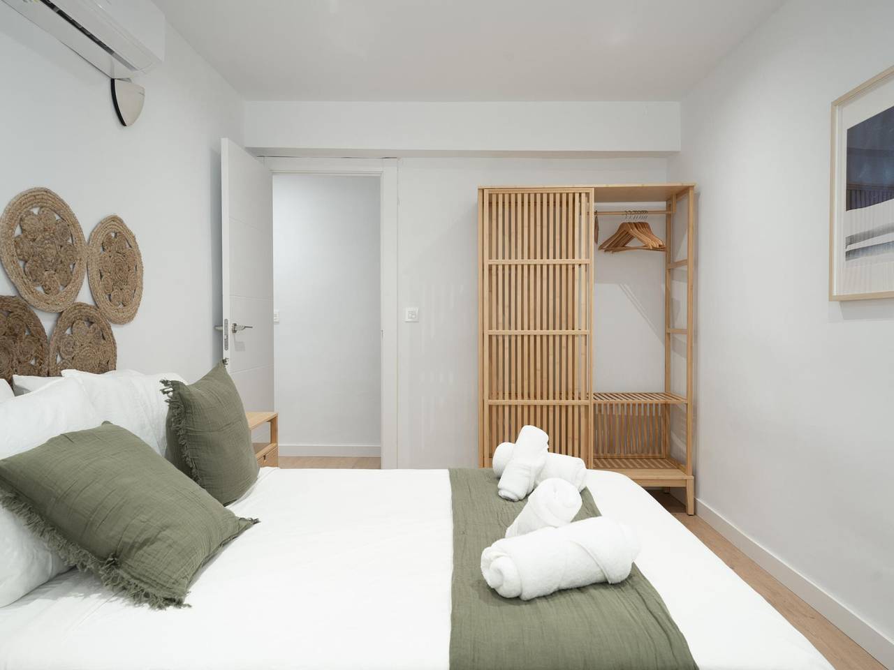 Apartamento inteiro, Apartamento de lujo cerca del centro y estaciones de transporte, ideal para familias y parejas in Chana (Granada), Granada