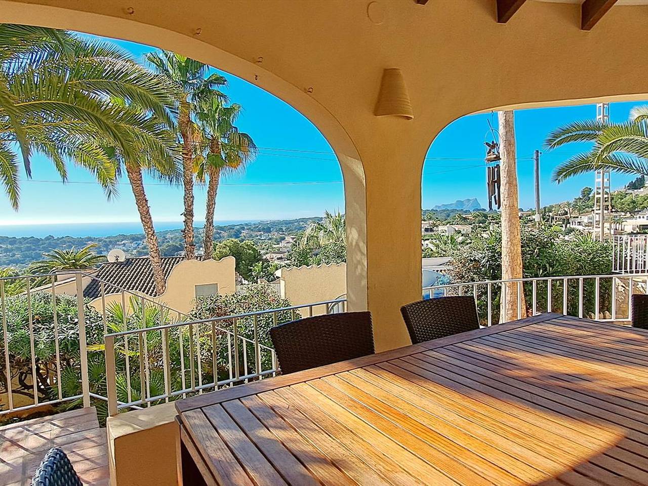 Villa íntima con piscina privada, Wifi y estacionamiento en Moraira in Teulada, Costa Blanca
