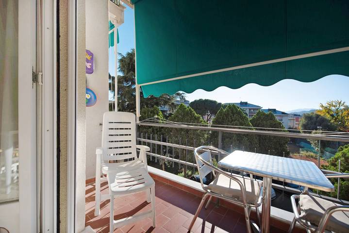 Ganze Wohnung, Ferienwohnung 'Il Corallo' mit Gemeinschaftsgarten und -balkon in Albisola Capo, Albisola Superiore