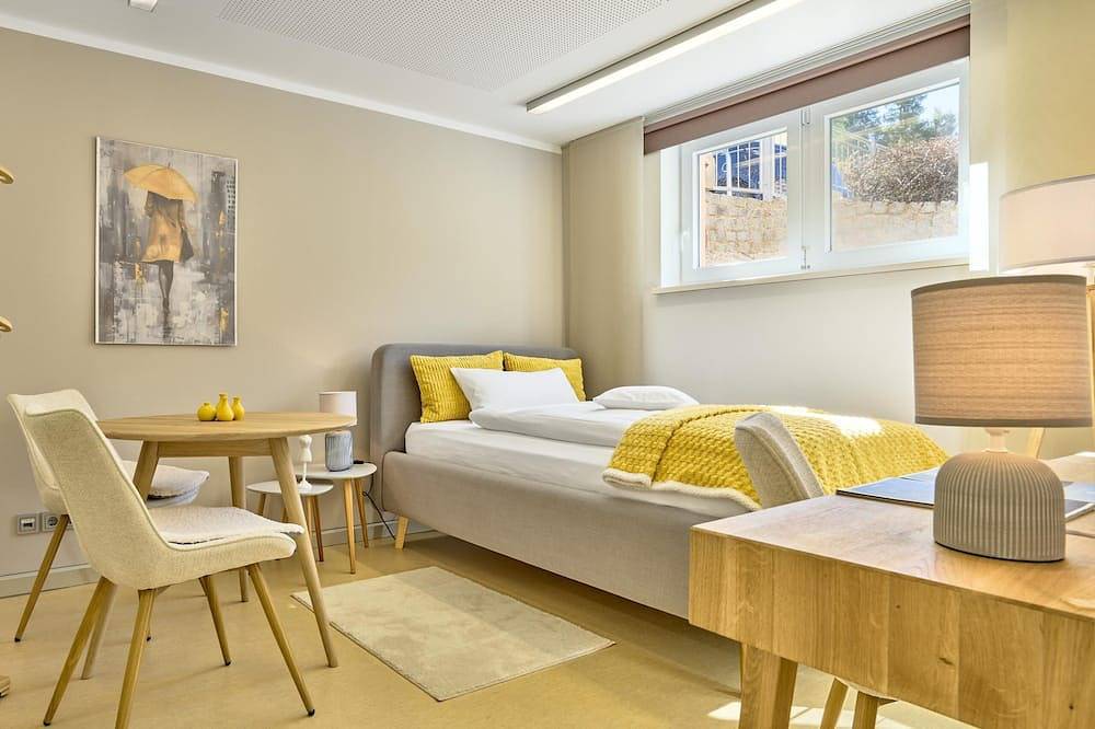 Ganze Wohnung, Komfort Ferienwohnung mit privatem Garten in Waldsassen, Ostbayern