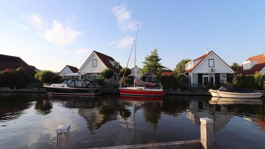 Vakantiehuis voor 8 personen, met tuin en uitzicht op het meer in Nationaal Park De Alde Feanen