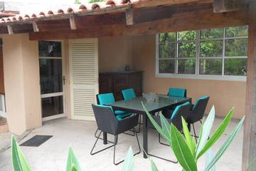 Location de vacances pour 5 personnes, avec jardin et terrasse à Pietrosella