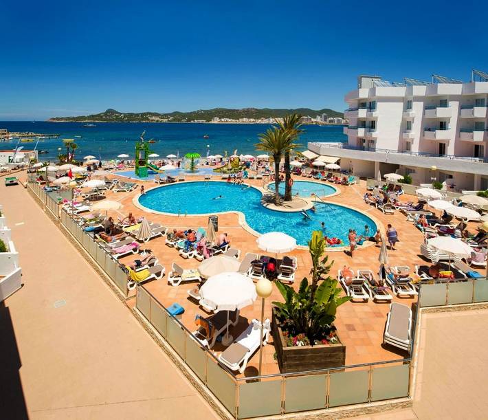 Appartement voor 2 personen, with terras and kinderzwembad as well as zwembad op Ibiza