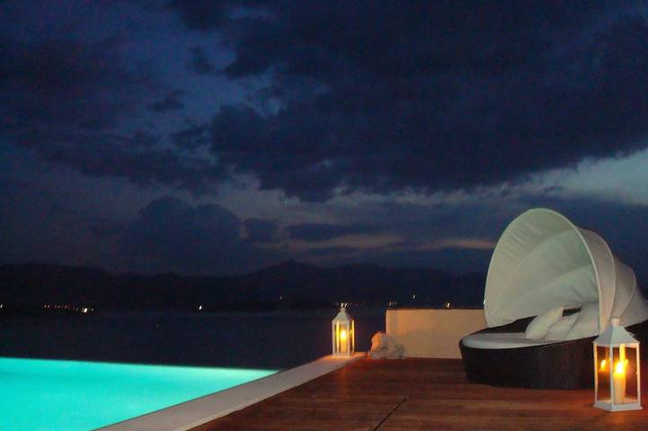 Moderno, famiglie Villa con 15 metri lungo Infinity piscina privata e vasca idromassaggio in Theologos, Ftiotide