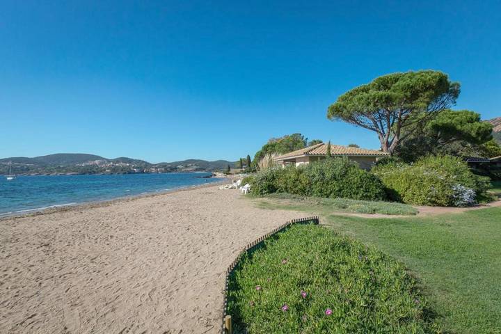 Location de vacances pour 4 personnes, avec Terrasse et Jardin dans Plage de la Baumette