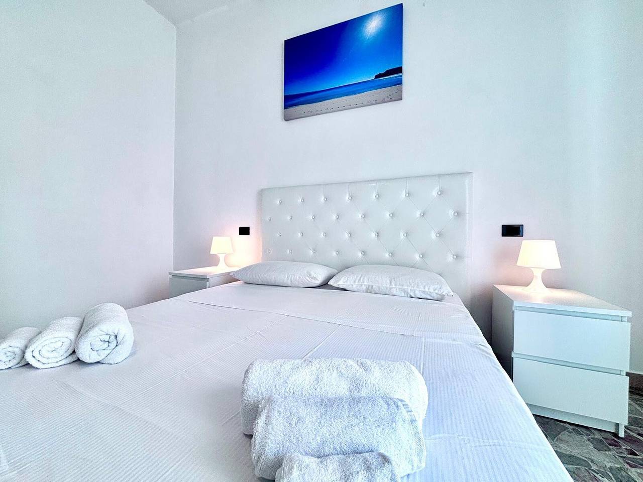 Ganze Wohnung, Apartment 'Family Comfort Sole' mit Balkon, Wlan und Klimaanlage in Sant'Alenixedda, Cagliari