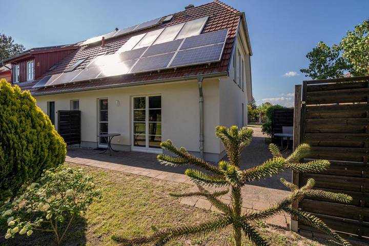 Ferienwohnung für 4 Personen, mit Terrasse und Garten sowie Seeblick in Röbel-Müritz - 2