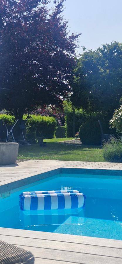 Chambre d’hôte pour 6 personnes, avec terrasse et jardin ainsi que piscine et vue dans Bellevaux-Ligneuville
