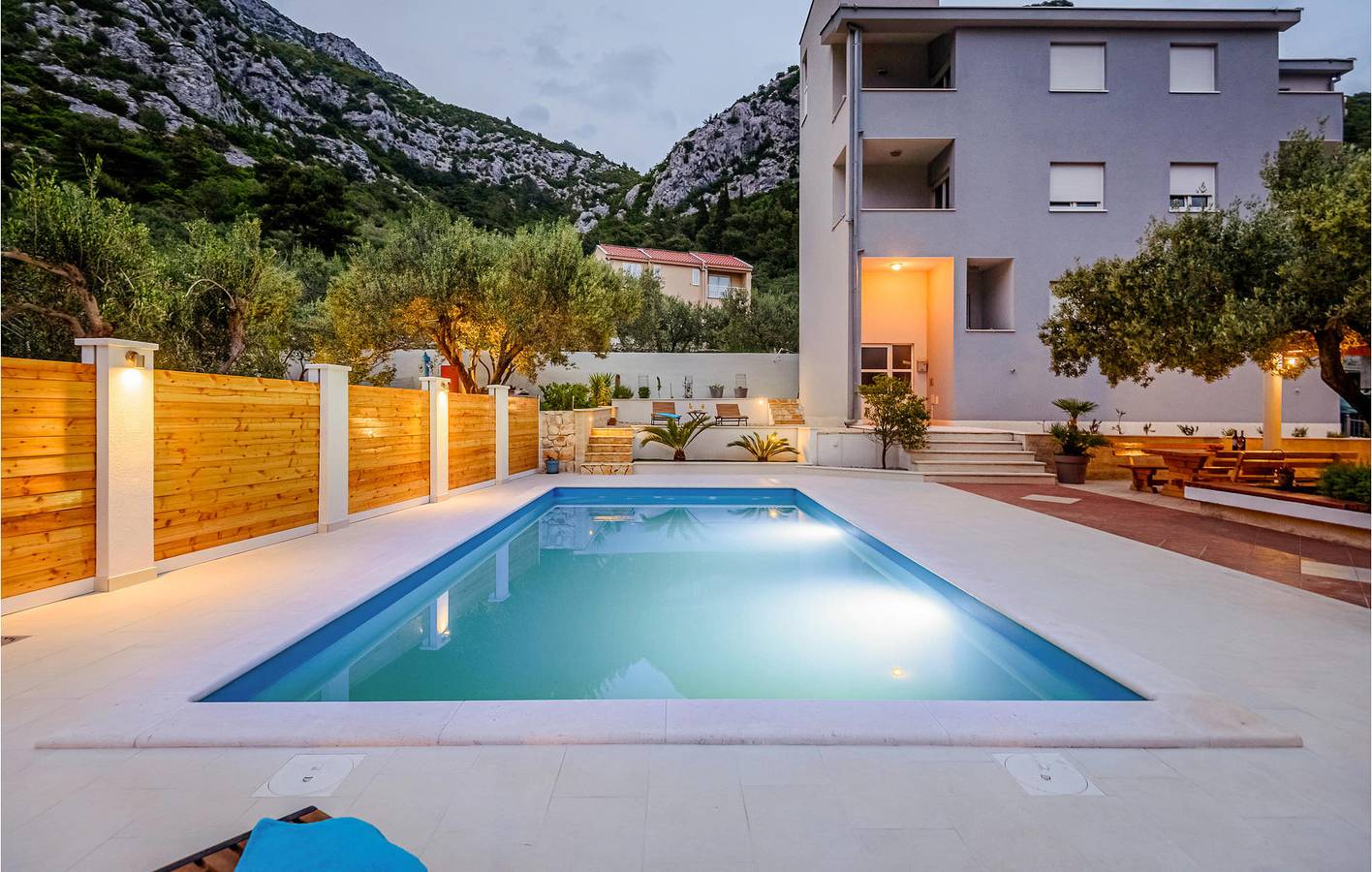 Ganze Ferienwohnung, Reizendes Apartment mit Meerblick, Pool, Terrasse und Küche – 1 km vom Strand entfernt in Klek, Dubrovnik-Neretva