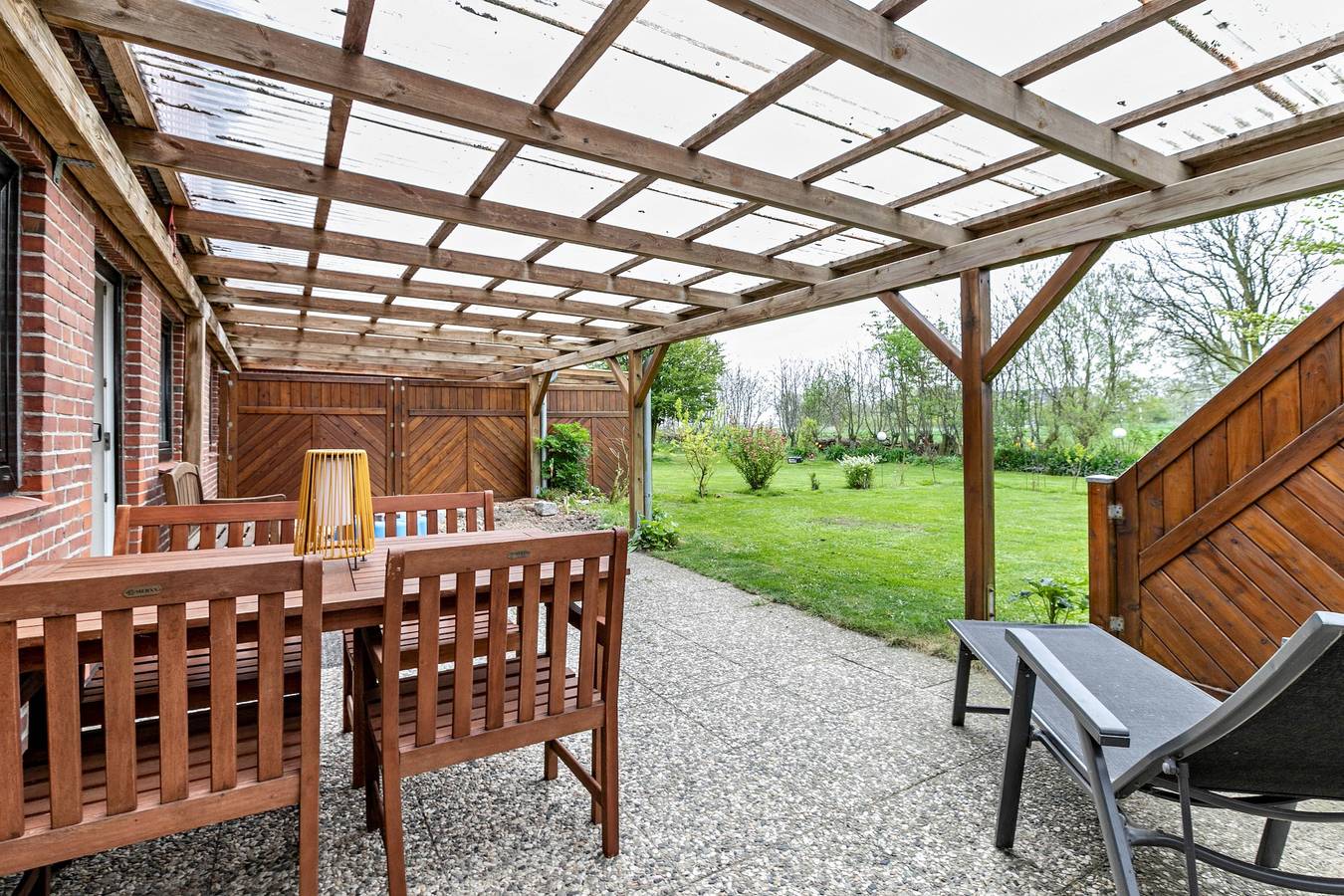 Ganze Wohnung, Ferienwohnung Seehund mit Gemeinschaftsgarten, überdachte Terasse und Wlan in Friedrich-Wilhelm-Lübke-Koog, Nordfriesland