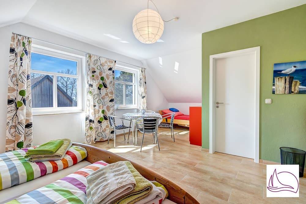 Ganze Wohnung, Absolut ruhige und naturgebundene Lage am Wasser ! in Warthe, Rankwitz
