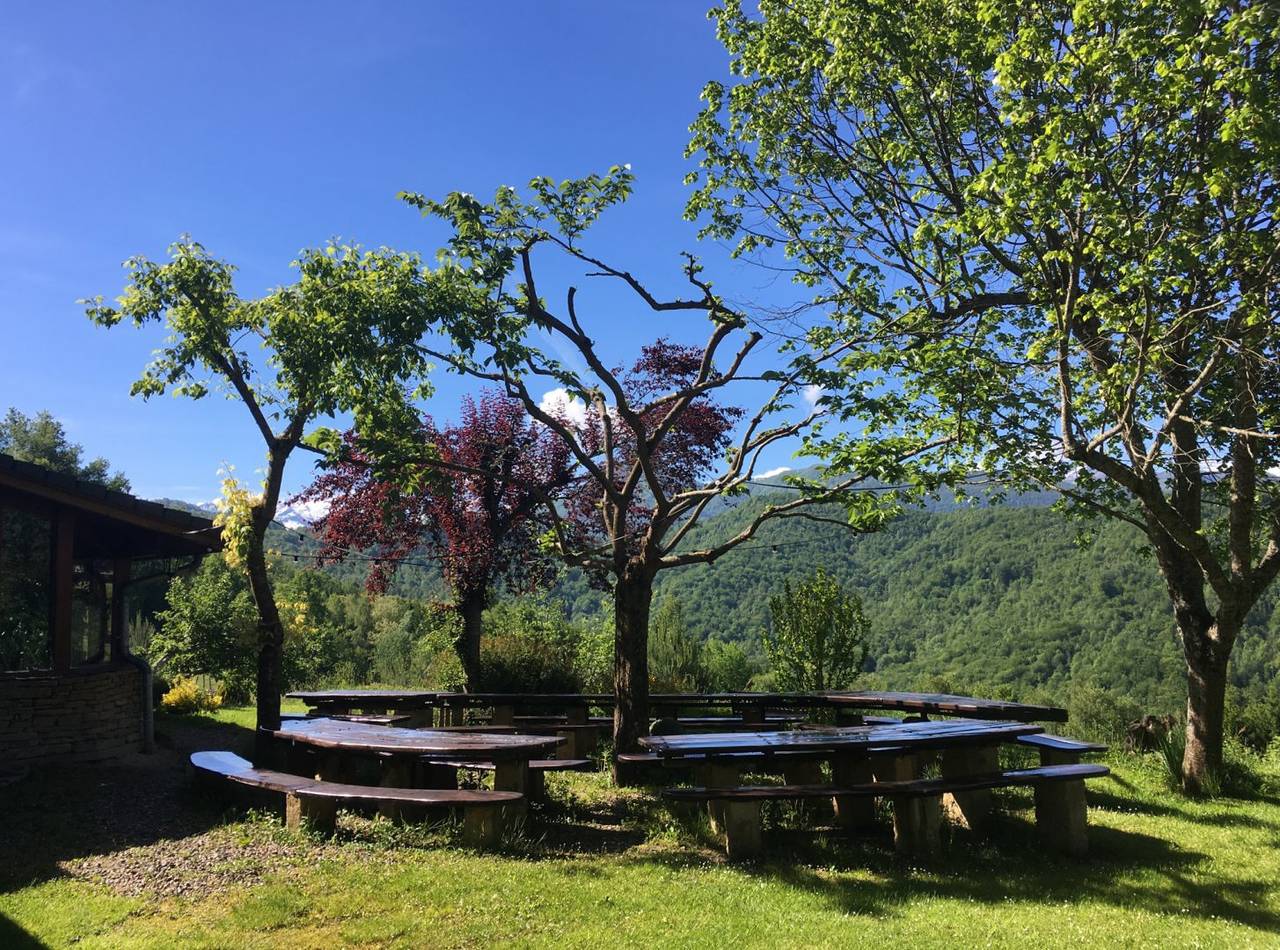 La Bernadole - Chambre Bleue in Aleu, Parc naturel régional des Pyrénées ariégeoises